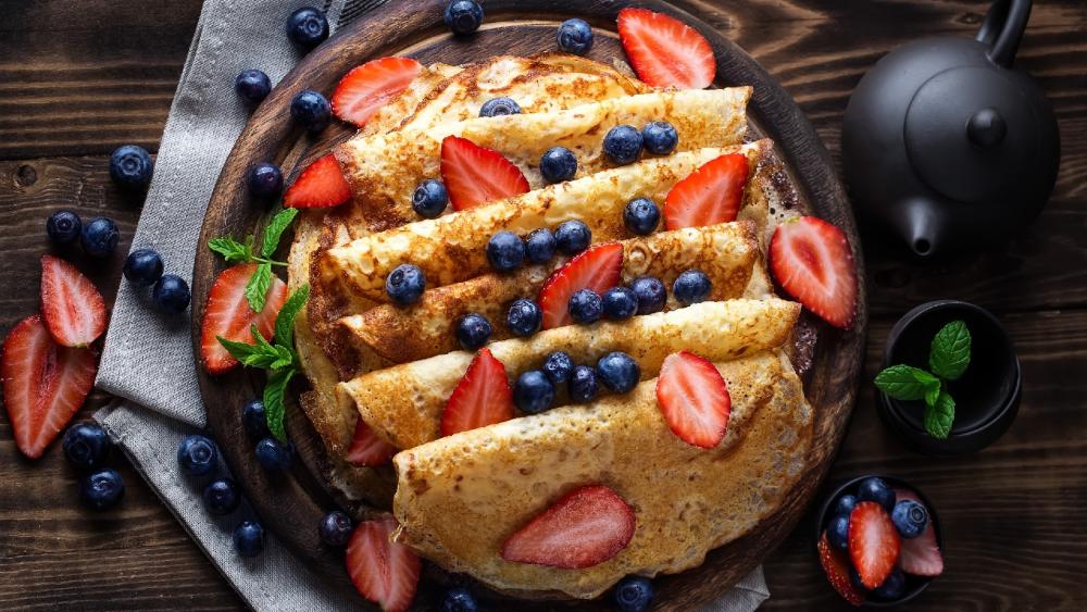 Pancakes with berries wallpaper