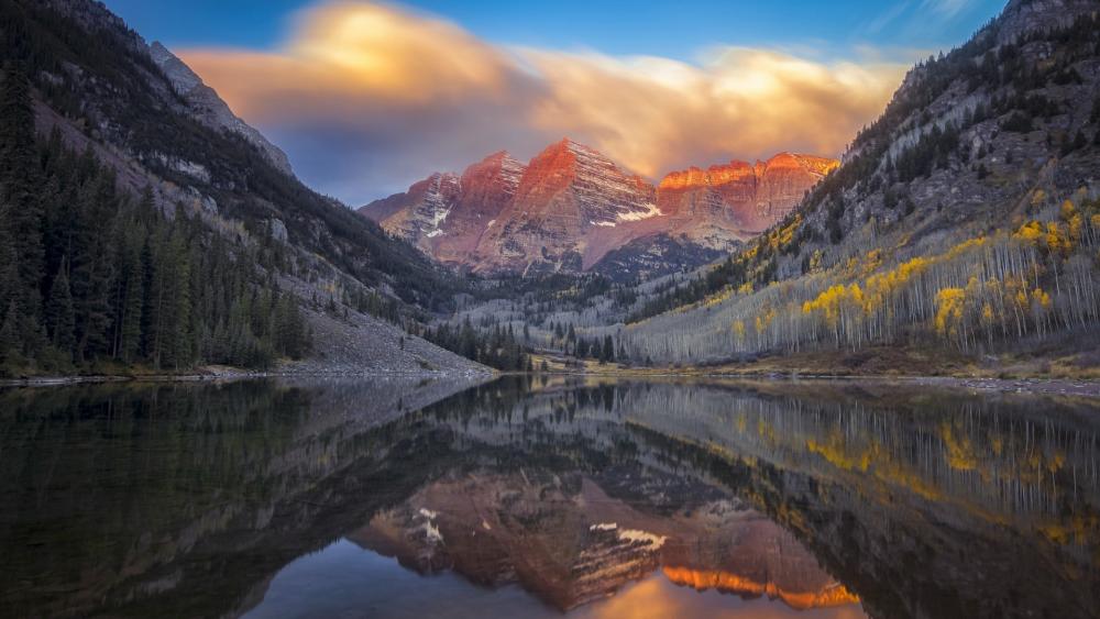The Maroon Bells and The Crater lake wallpaper