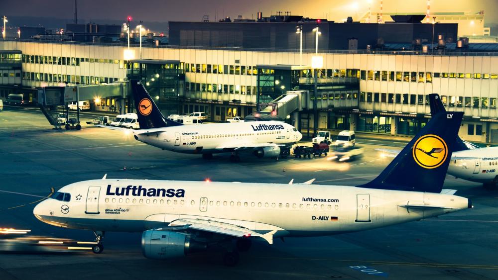 Lufthansa Airplane wallpaper