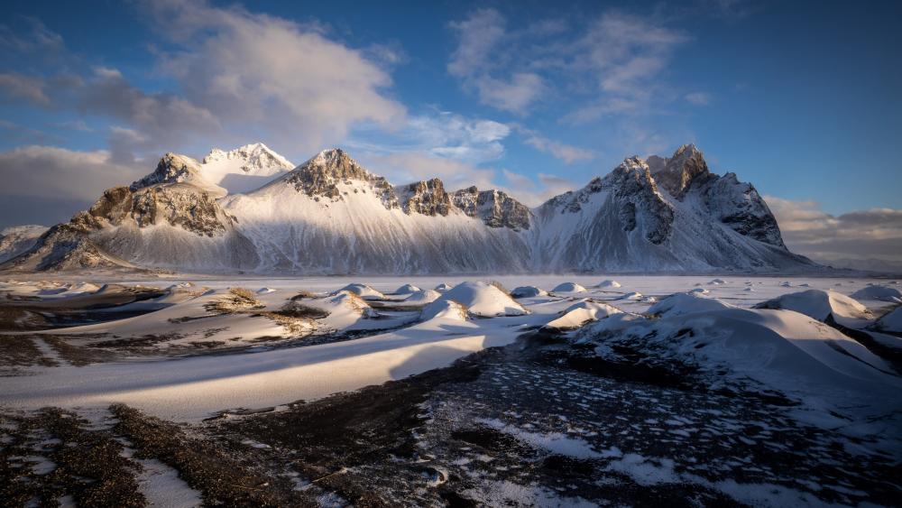 Vestrahorn (Vatnajokull National Park) wallpaper