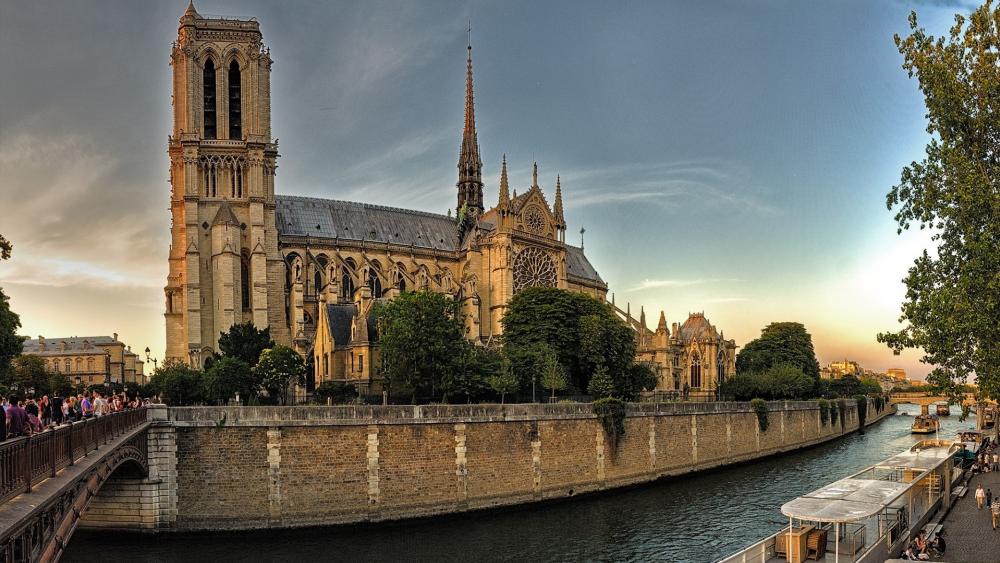 Notre Dame de Paris wallpaper