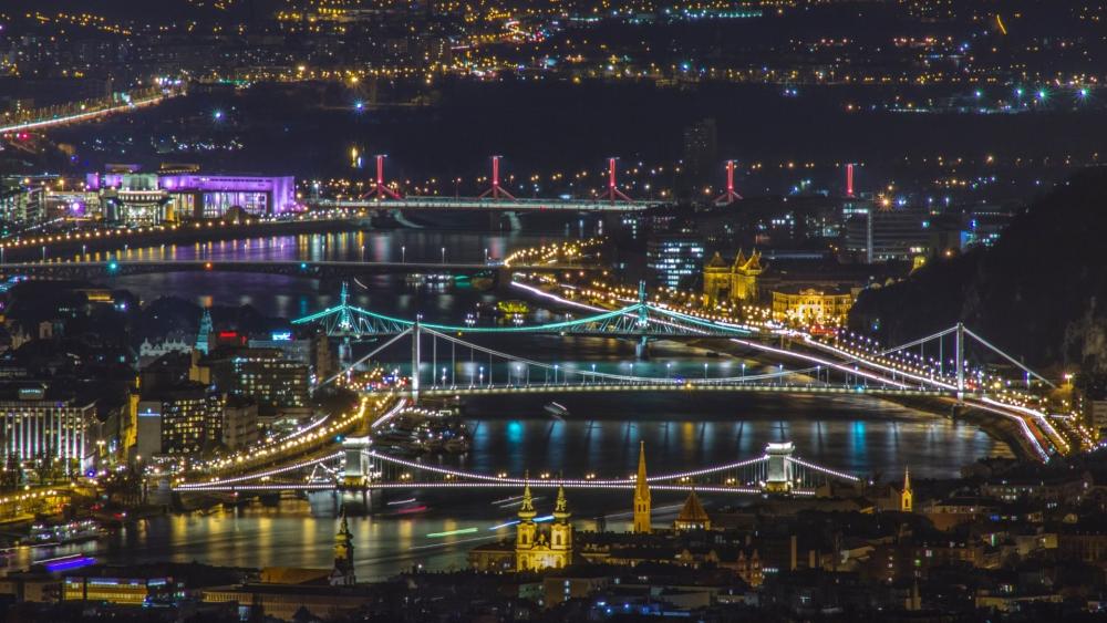 Danube by night (Budapest) wallpaper