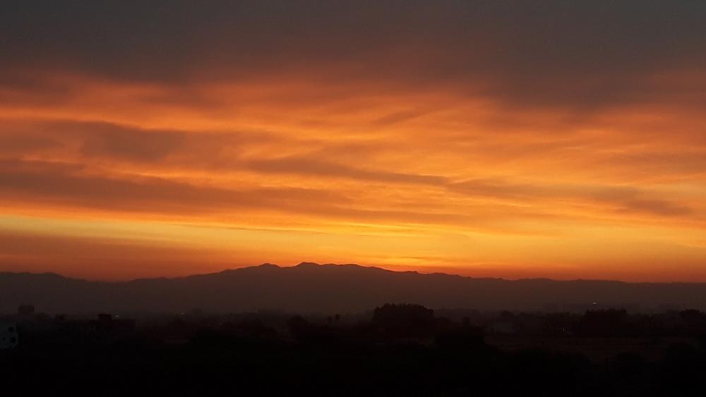 Sunrise on the mountain wallpaper