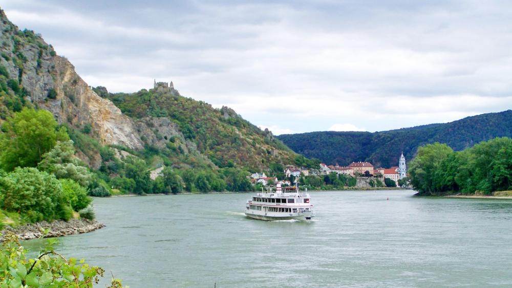 Danube River, Austria wallpaper