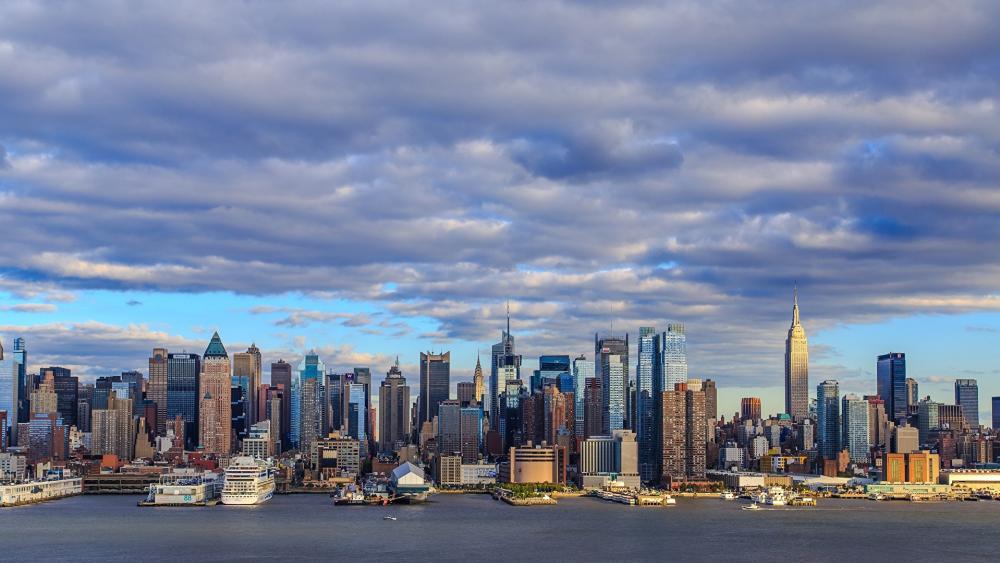 Manhattan Skyline with Iconic Empire State Building wallpaper