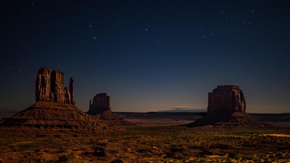 West and East Mitten Buttes by night wallpaper