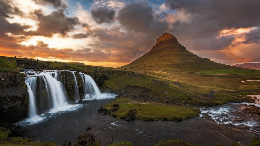 Kirkjufell wallpaper