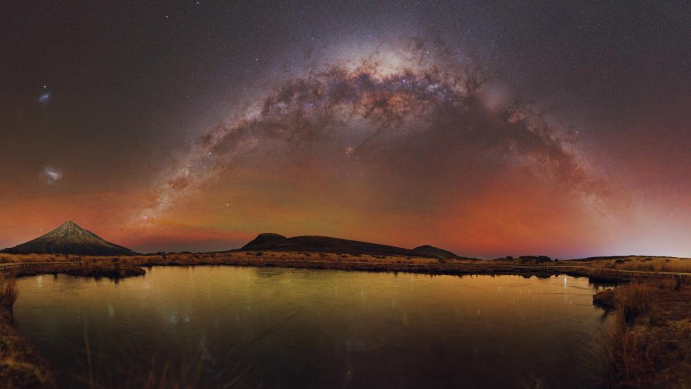 Mount Taranaki at the foot of the Milky Way wallpaper
