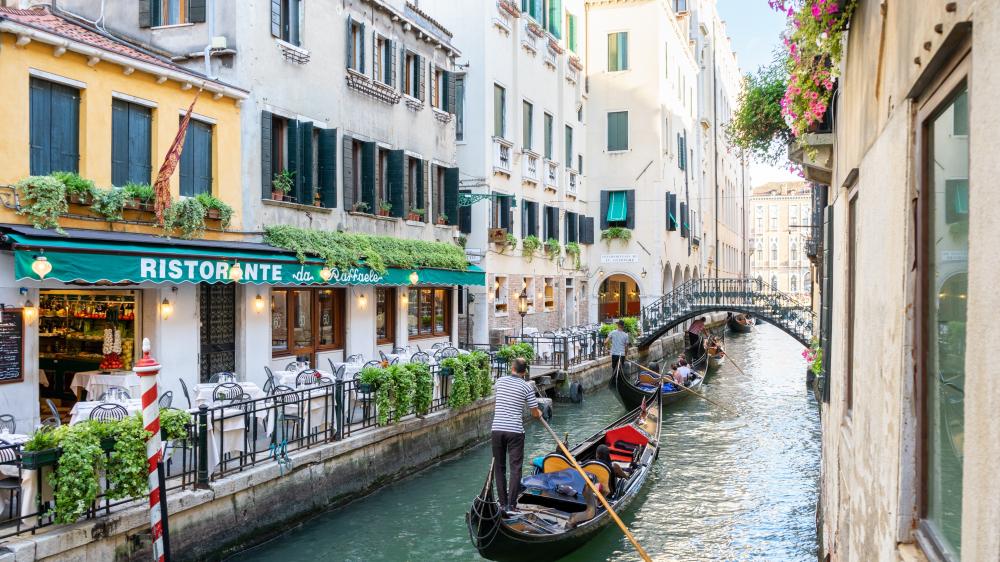 Venice Gondola Tour wallpaper