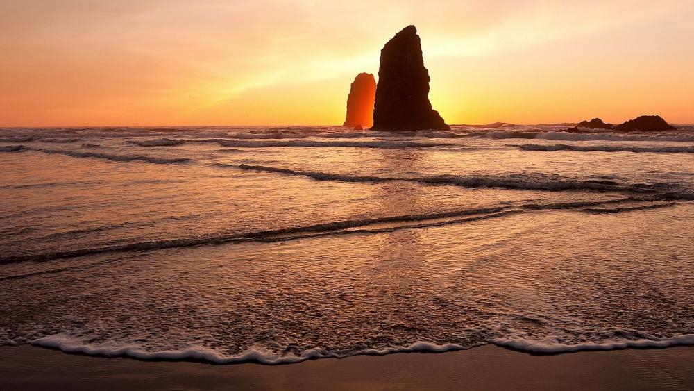 Cannon Beach golden hour wallpaper