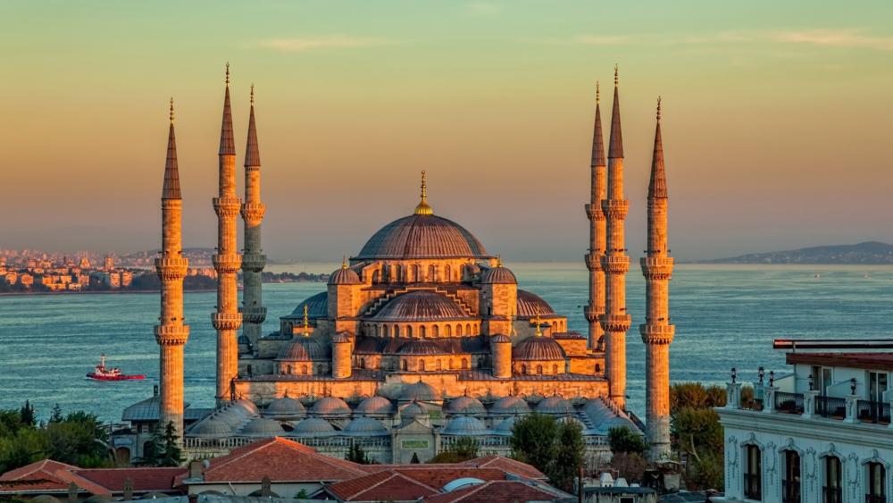 Majestic Istanbul Skyline at Sunset wallpaper