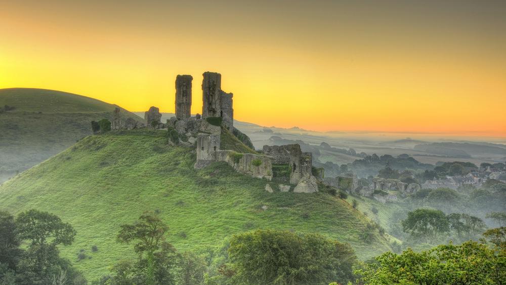Majestic Ruins Against a Serene Sunrise wallpaper