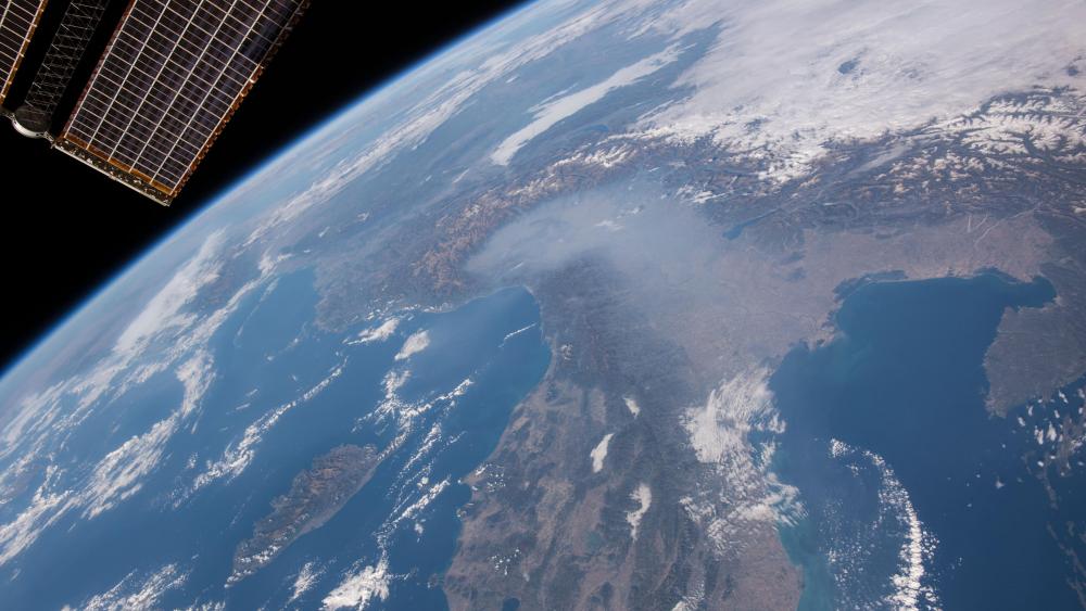Northern Italy Viewed from the International Space Station wallpaper