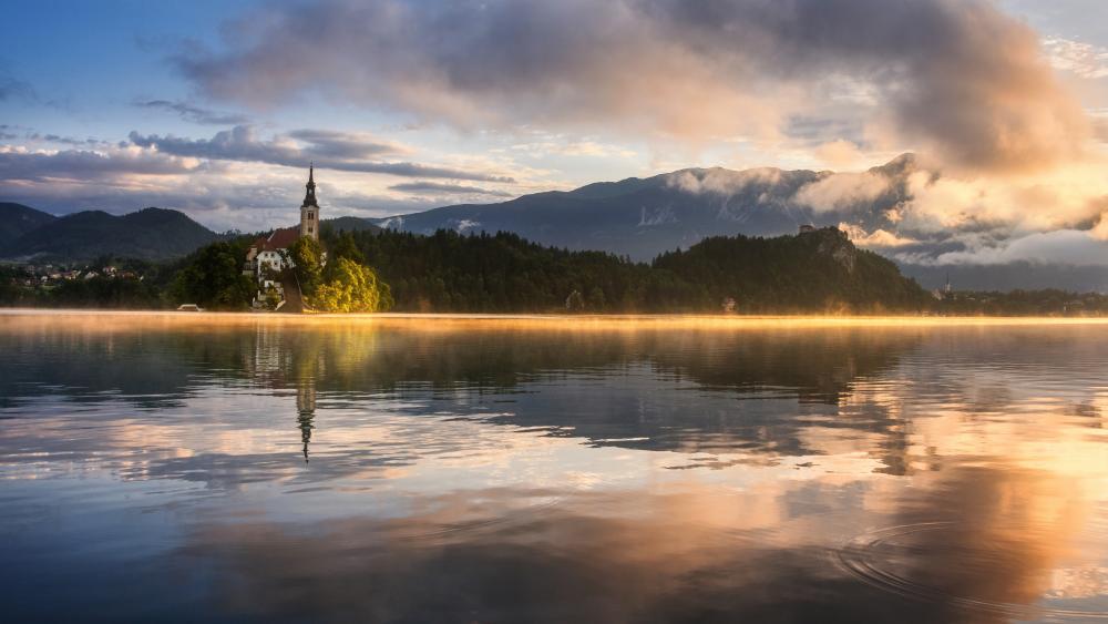 Church of Mary the Queen at Bled Island (Slovenia) wallpaper