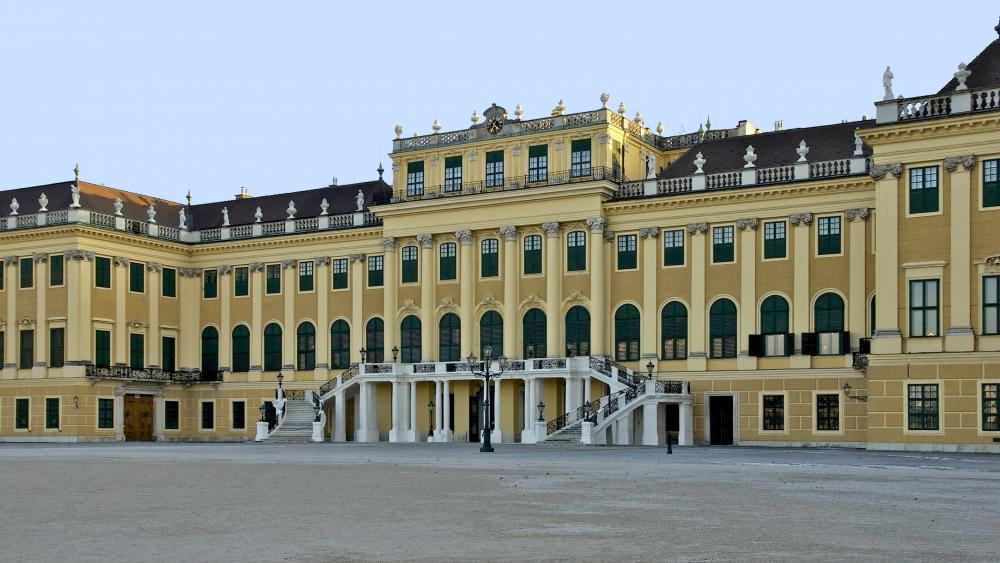Schönbrunn Palace wallpaper