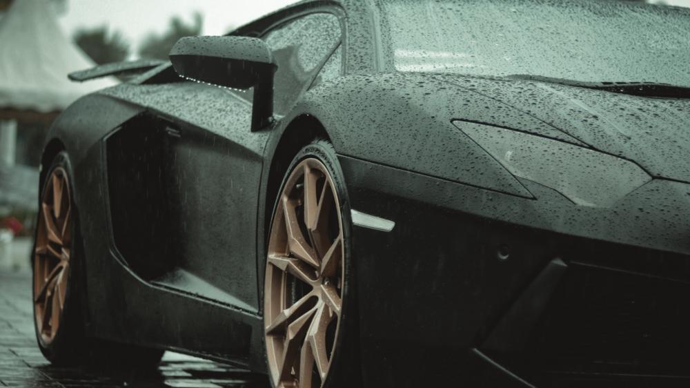 Lamborghini wet wallpaper