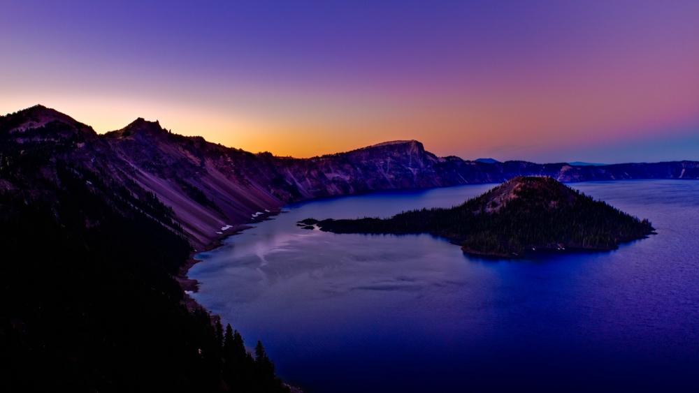 Wizard Island on Crater Lake wallpaper