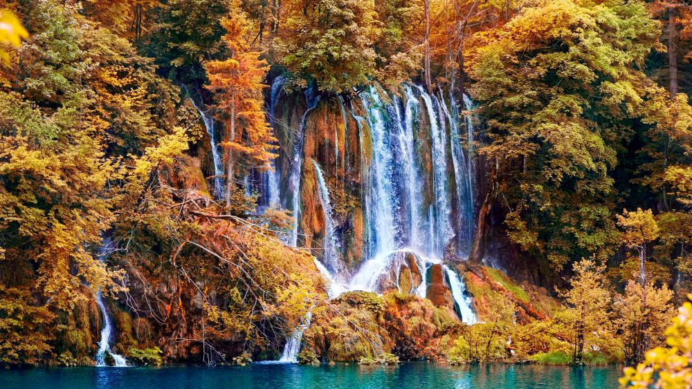 Plitvice Lakes National Park at fall wallpaper