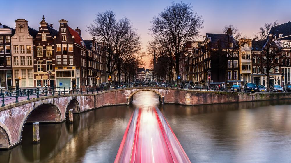 Amsterdam canal long-exposure wallpaper