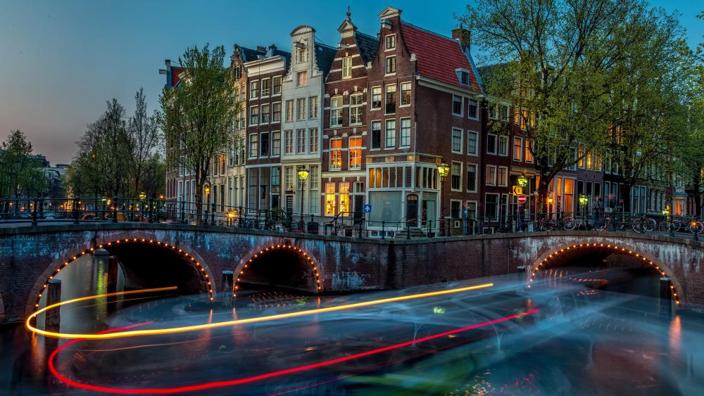 Amsterdam long-exposure photography wallpaper