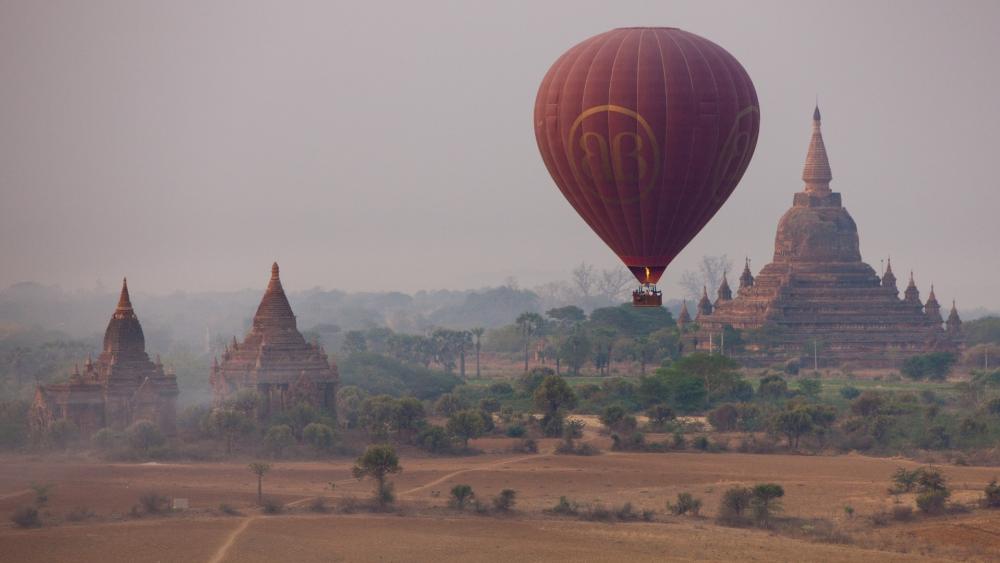 Hot air ballooning in Burma wallpaper