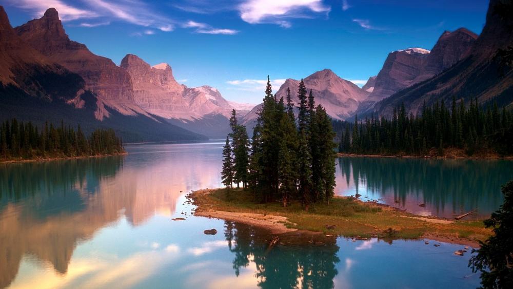 Spirit Island, Jasper National Park wallpaper