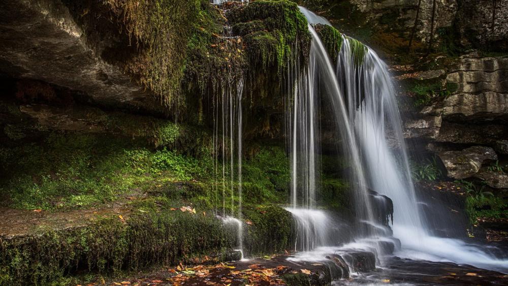 Kursunlu Waterfall, Turkey wallpaper