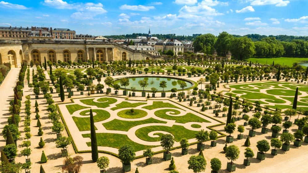 Gardens of Versailles wallpaper