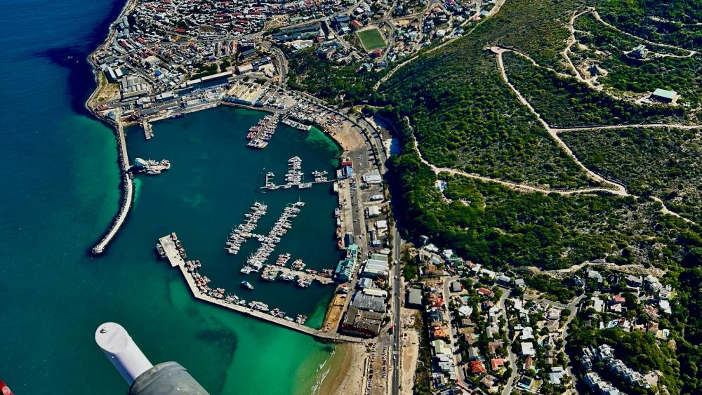 Helicopter ride over Hout bay wallpaper