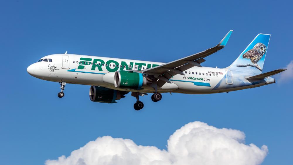 Frontier Airlines Airbus A320neo N389FR on Final Approach wallpaper