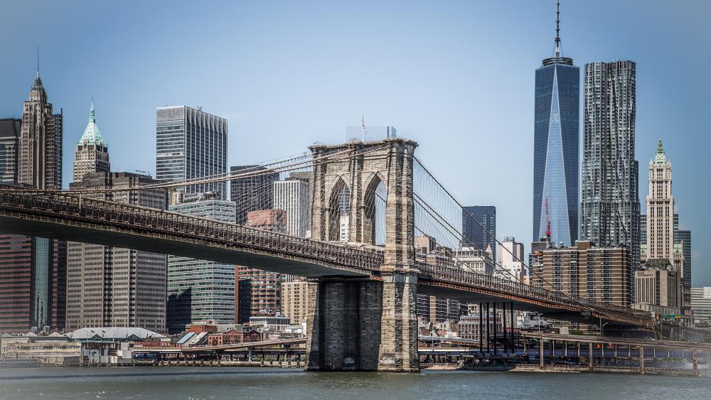 Brooklyn Bridge & Manhattan skyline wallpaper