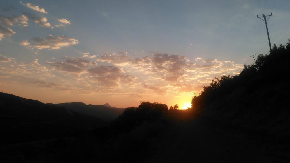 Sunset far from the city wallpaper