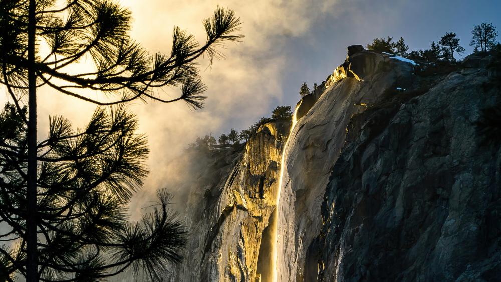 Golden Yosemite Falls wallpaper