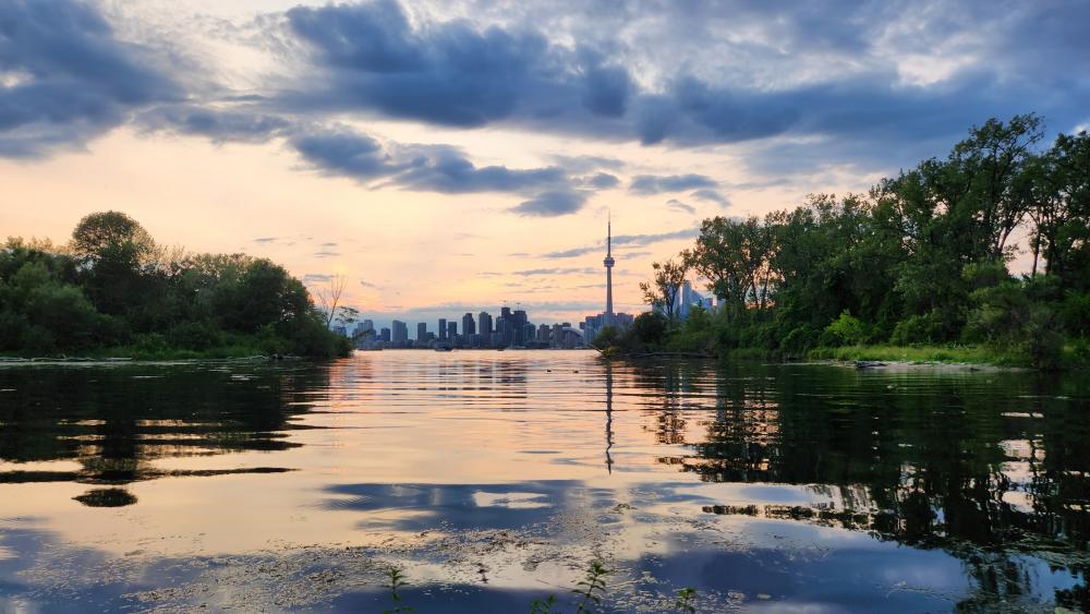 Toronto Skyline at Dusk wallpaper