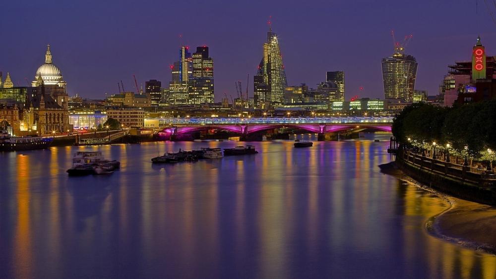 London Skyline At Night wallpaper