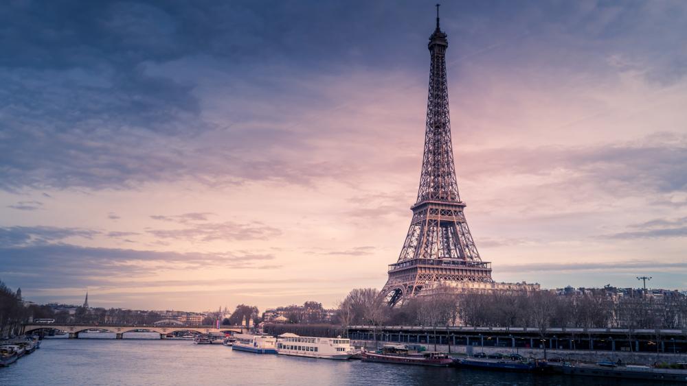 Eiffel Tower in Paris wallpaper