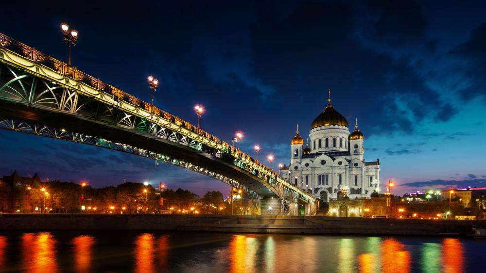 Majestic Bridge and Cathedral Of Christ The Saviour Night View wallpaper