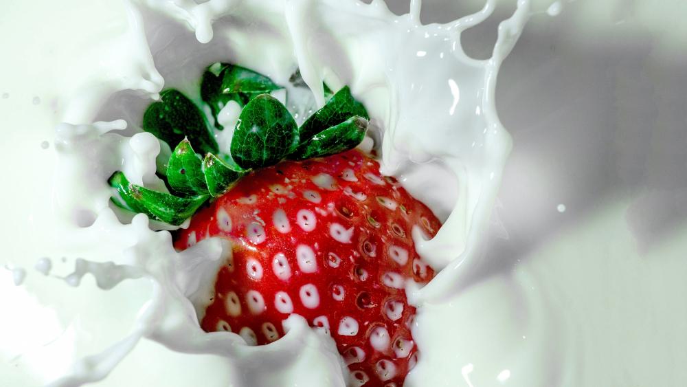 Strawberry Splash Delight wallpaper