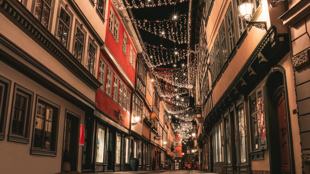 Erfurt's Festive Streets Gleam at Christmas Night wallpaper