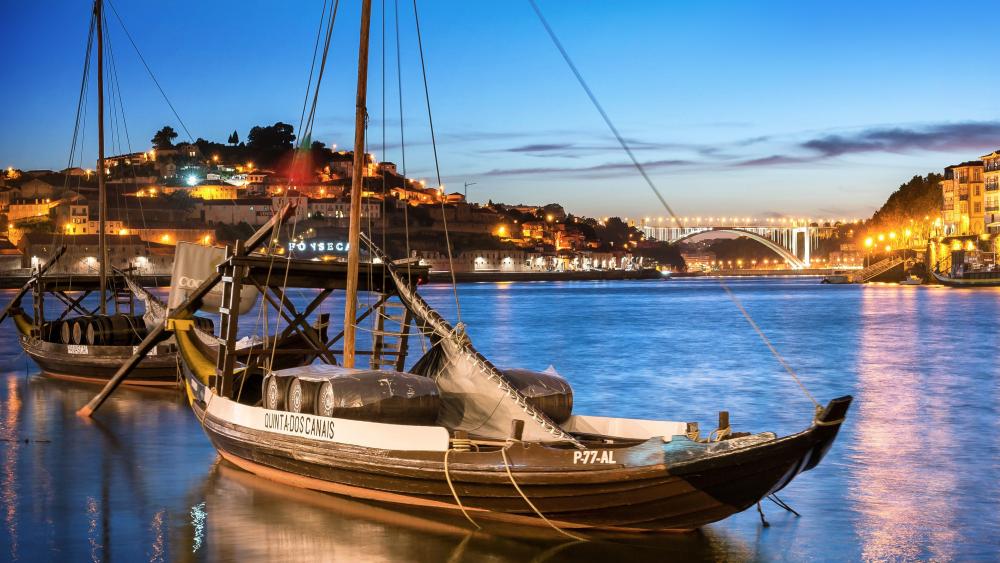 Boats on River Douro, Portugal wallpaper