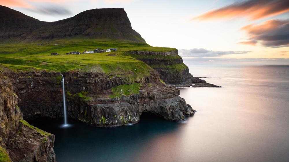 Mulafossur Waterfall, Faroe Islands wallpaper