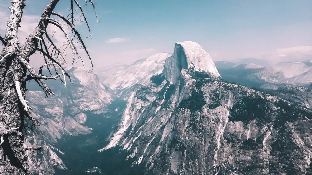 Majestic Mountain Vista in Mist (Yosemite National Park) wallpaper