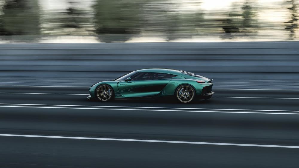 Speeding Emerald - Koenigsegg Gemera in Motion wallpaper