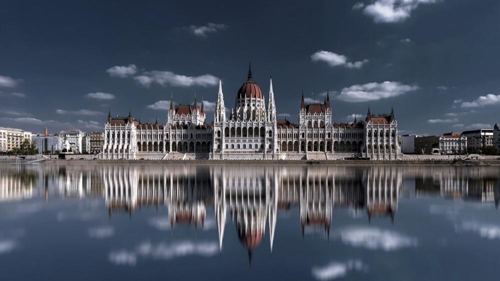 Majestic Reflection of the Hungarian Parliament wallpaper