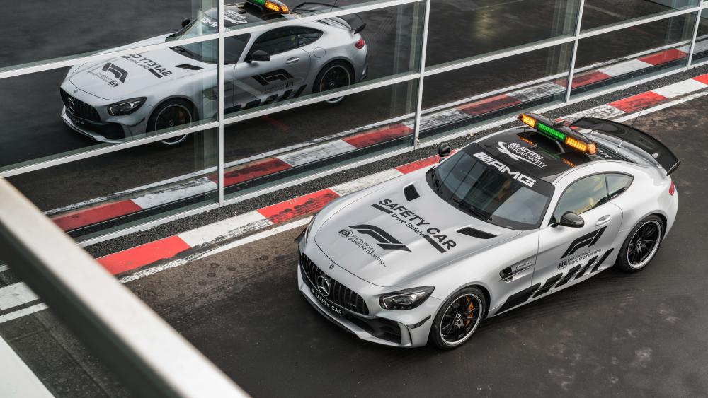 Track-Ready AMG Performance Duo wallpaper
