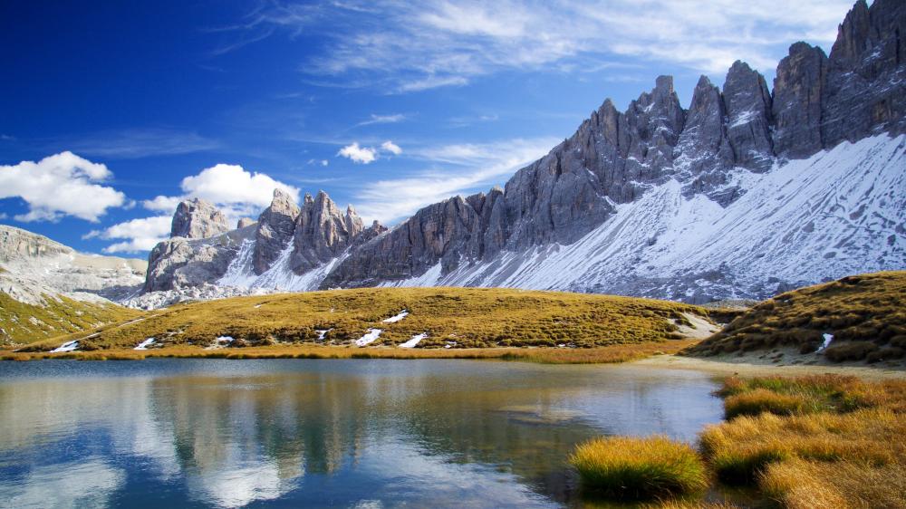 Serenity in the Dolomite Alps wallpaper