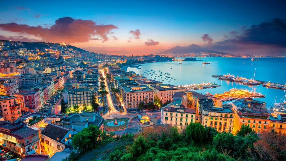 Naples' Vibrant Cityscape wallpaper