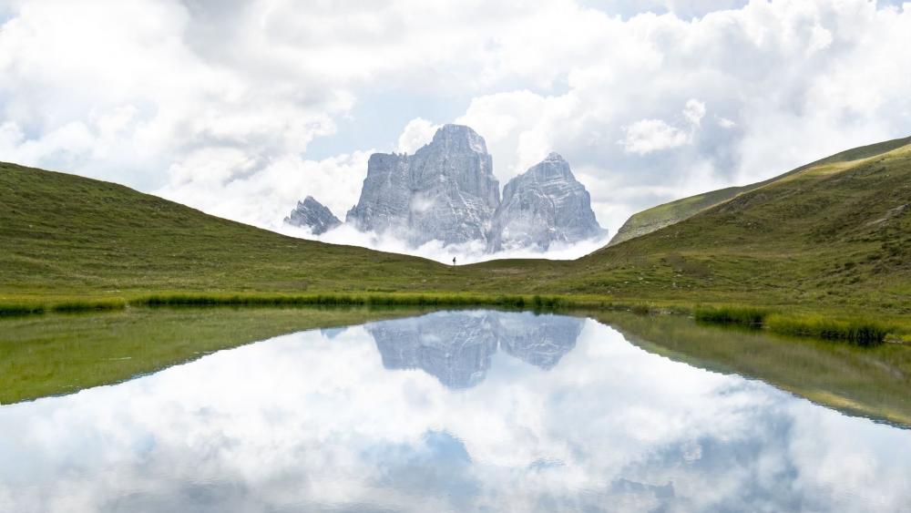 Serene Mountain Reflection wallpaper