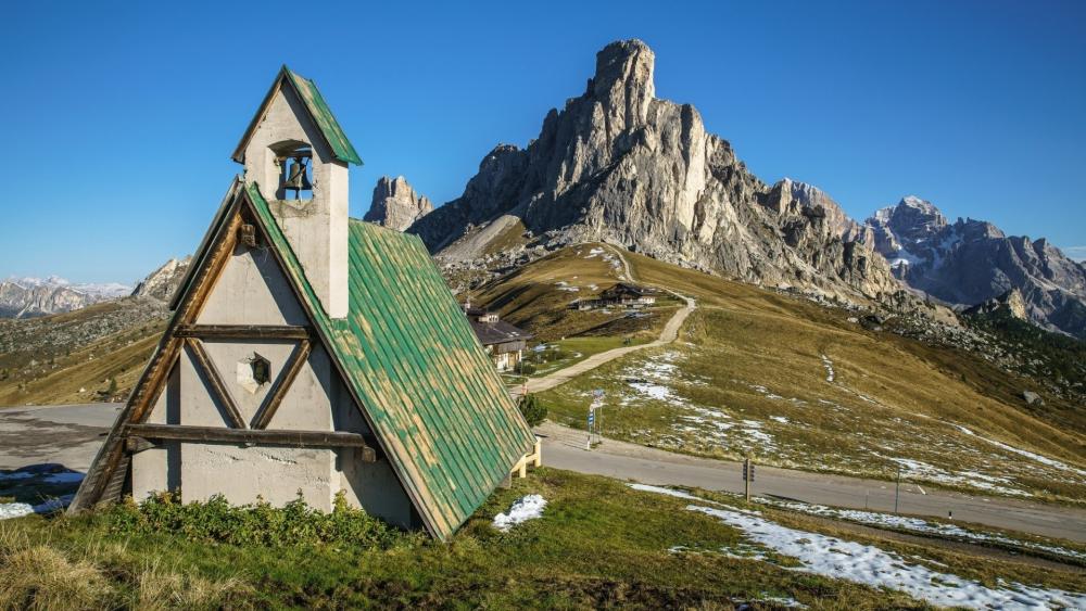 Idyllic Alpine Retreat at Passo Giau wallpaper