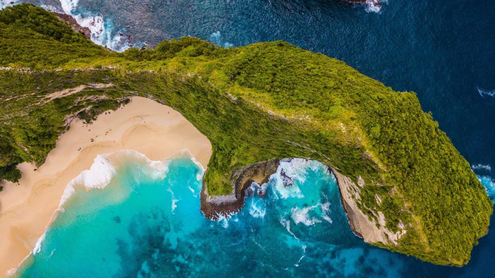 Stunning Aerial View of Kelingking Beach in Bali wallpaper